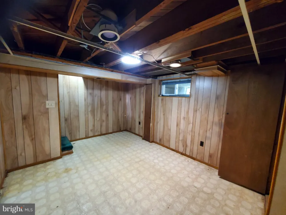217 LYNHAVEN DRIVE Alexandria, VA 22305