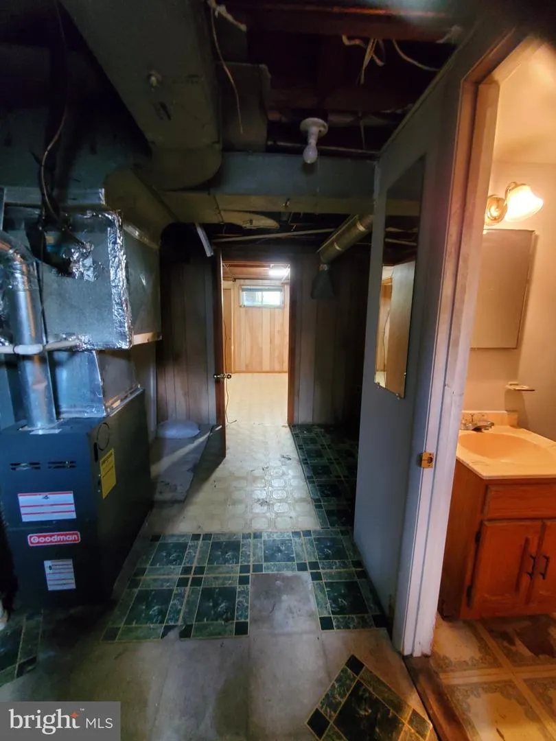 217 LYNHAVEN DRIVE Alexandria, VA 22305