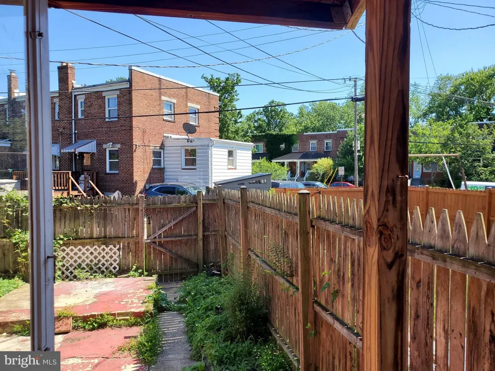 217 LYNHAVEN DRIVE Alexandria, VA 22305
