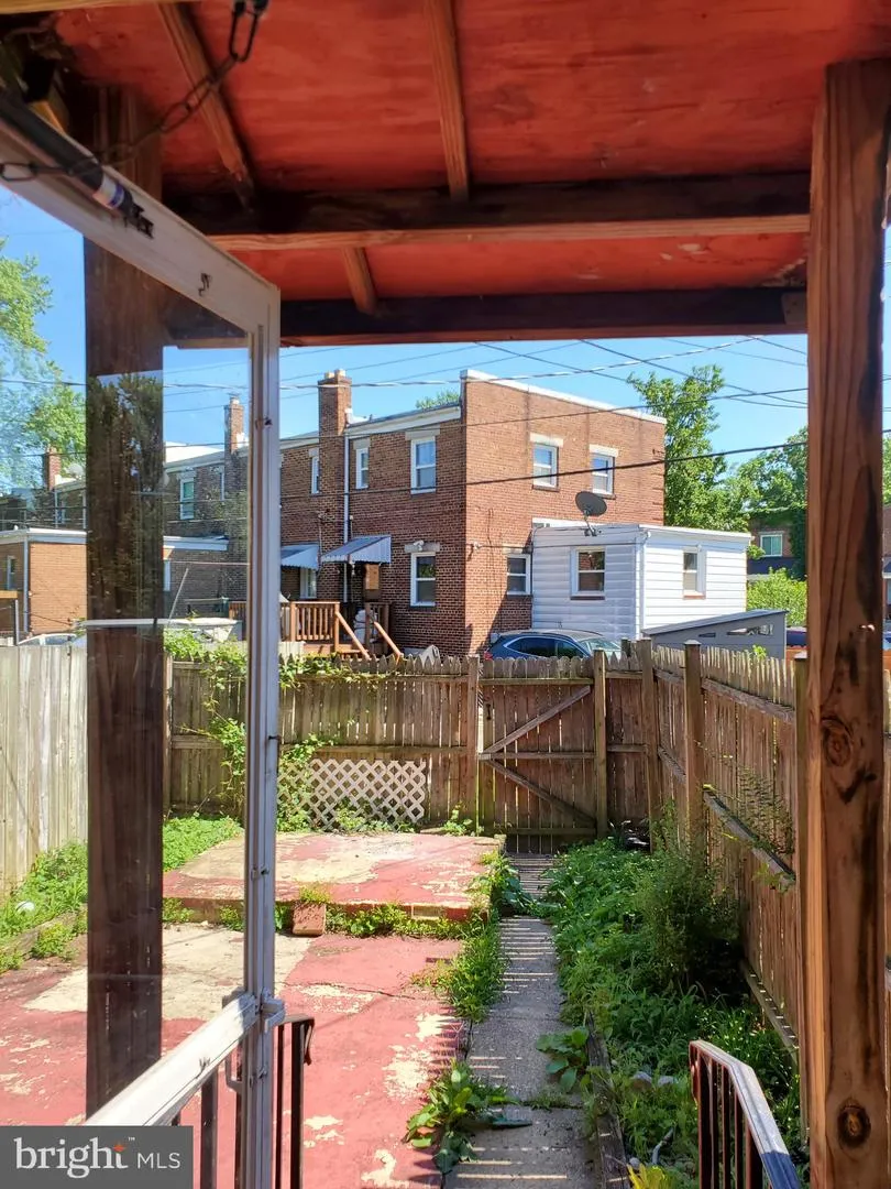 217 LYNHAVEN DRIVE Alexandria, VA 22305
