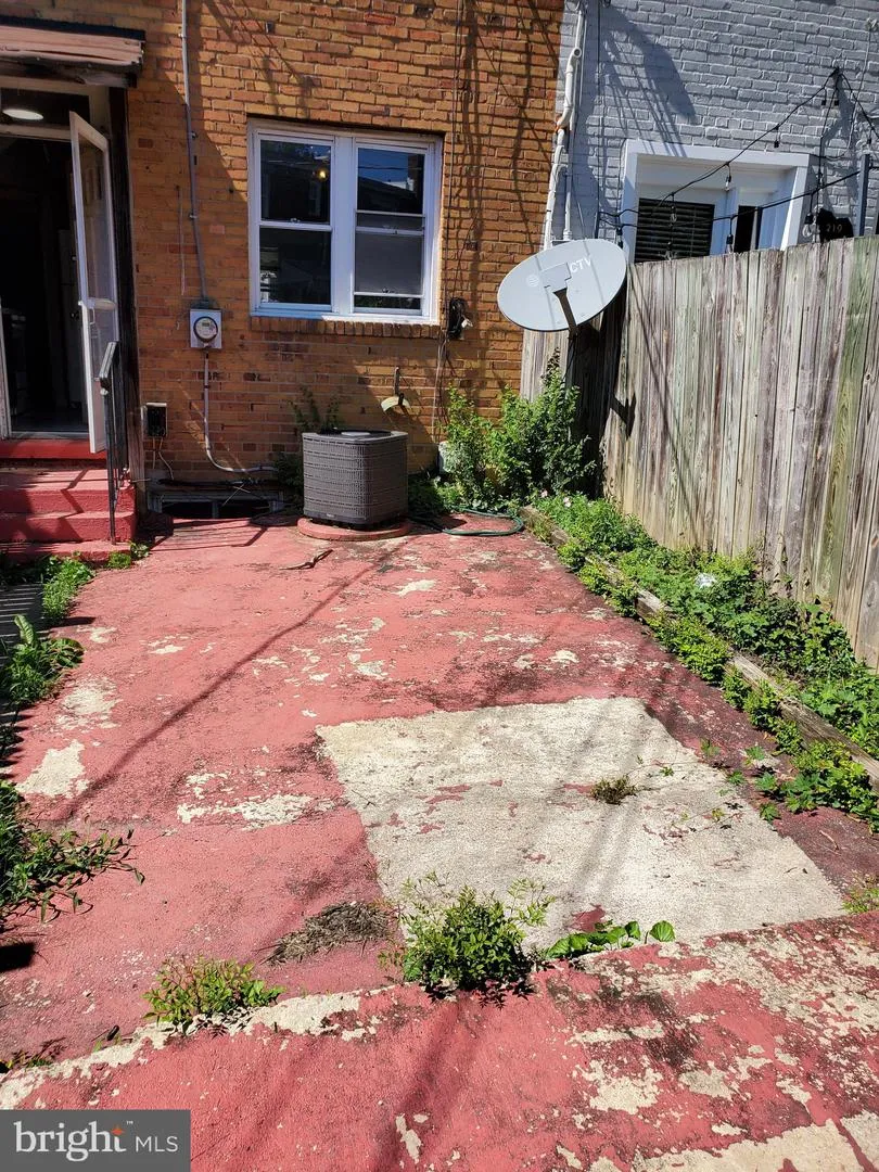 217 LYNHAVEN DRIVE Alexandria, VA 22305