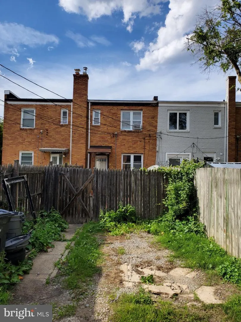 217 LYNHAVEN DRIVE Alexandria, VA 22305