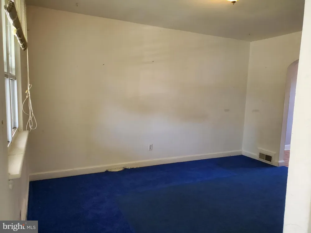 217 LYNHAVEN DRIVE Alexandria, VA 22305