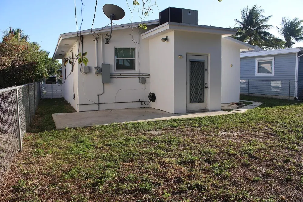 47 SE 12TH STREET Dania Beach, FL 33004