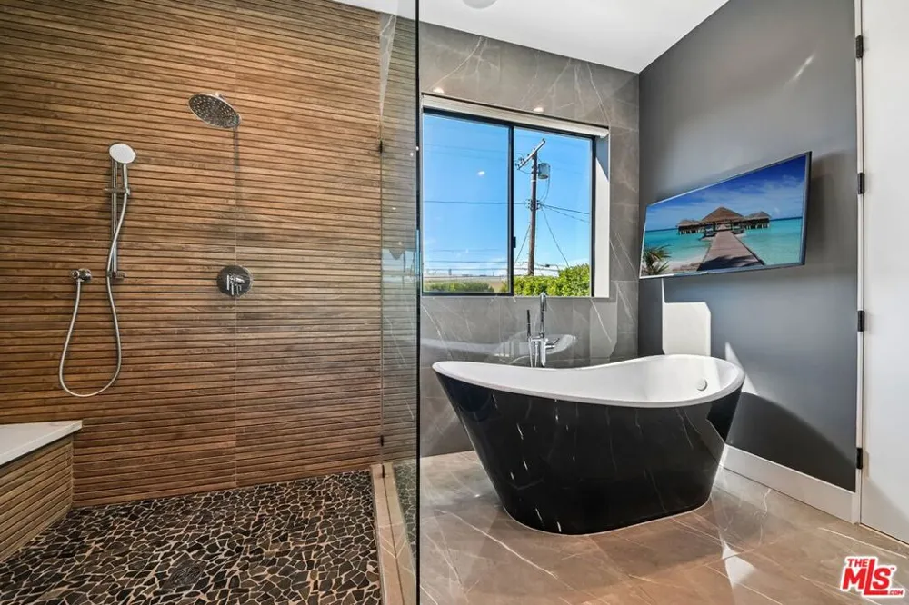 1037 Palms Boulevard Los Angeles, CA 90291