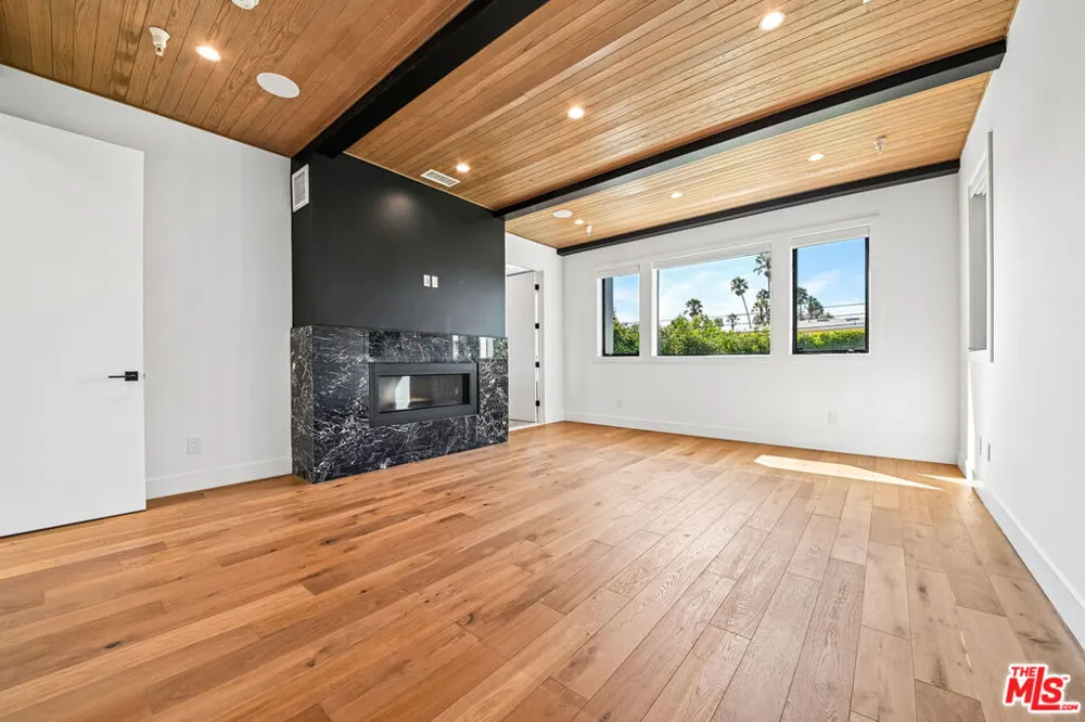 1037 Palms Boulevard Los Angeles, CA 90291