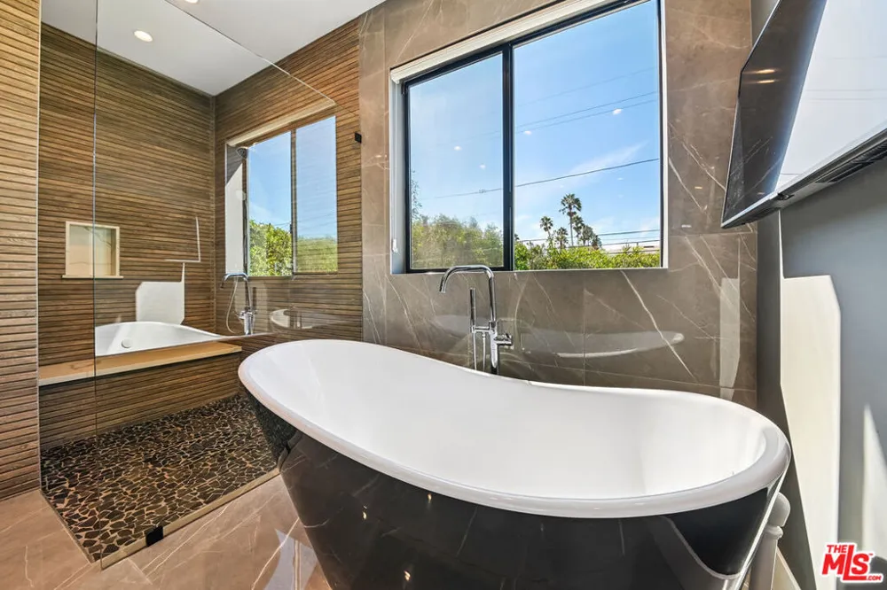 1037 Palms Boulevard Los Angeles, CA 90291