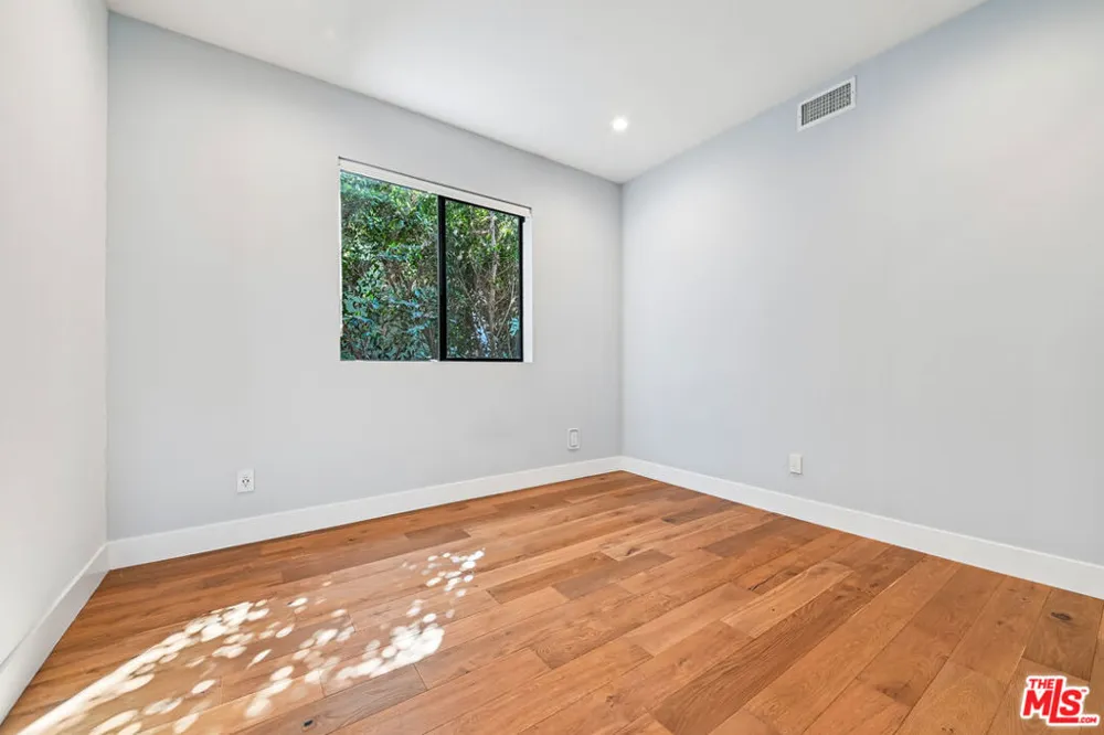1037 Palms Boulevard Los Angeles, CA 90291