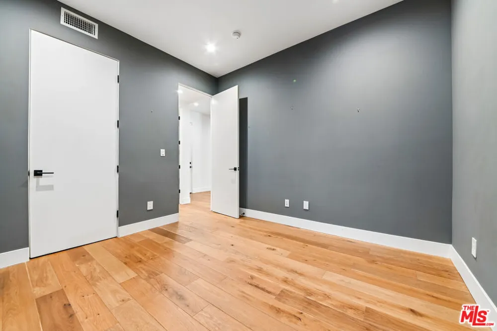 1037 Palms Boulevard Los Angeles, CA 90291