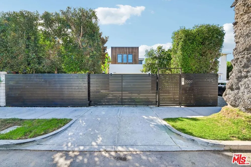 1037 Palms Boulevard Los Angeles, CA 90291