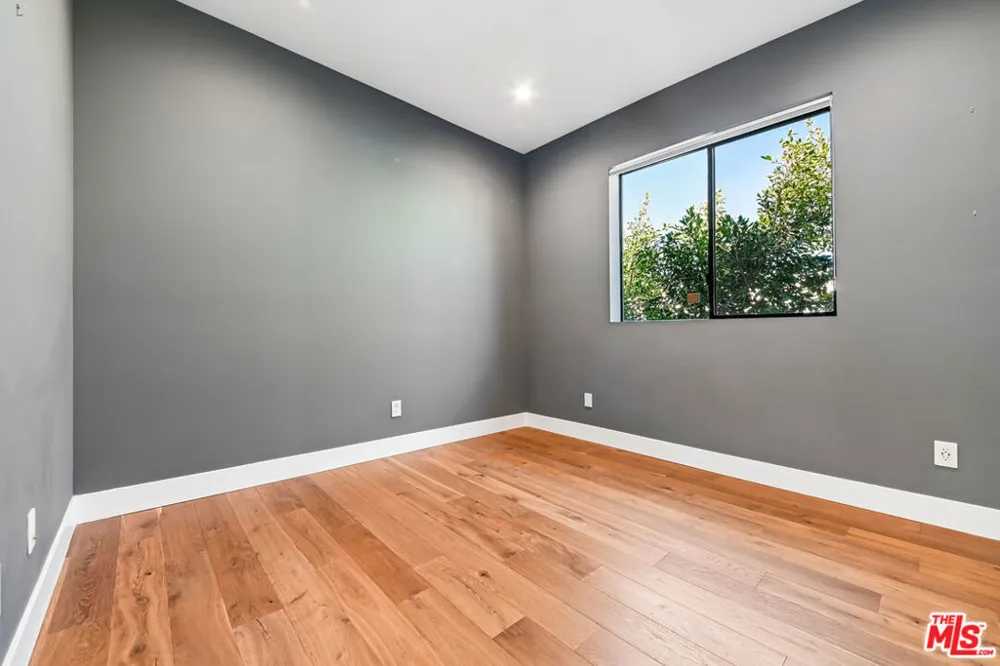 1037 Palms Boulevard Los Angeles, CA 90291