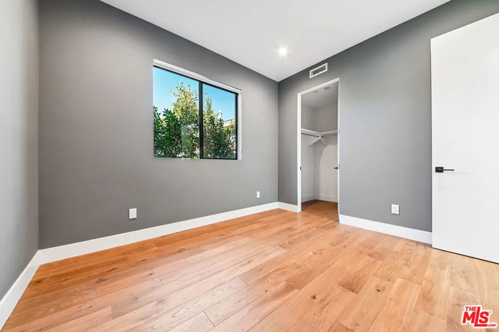 1037 Palms Boulevard Los Angeles, CA 90291