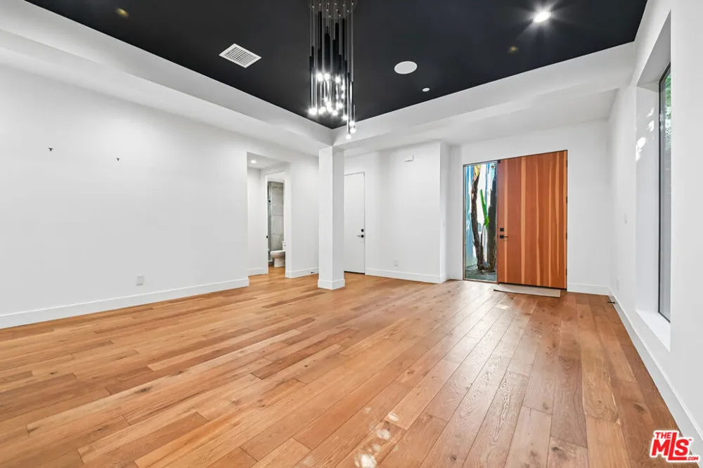 1037 Palms Boulevard Los Angeles, CA 90291