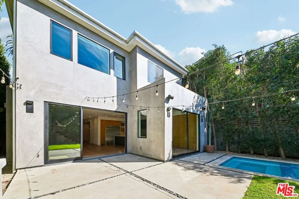 1037 Palms Boulevard Los Angeles, CA 90291