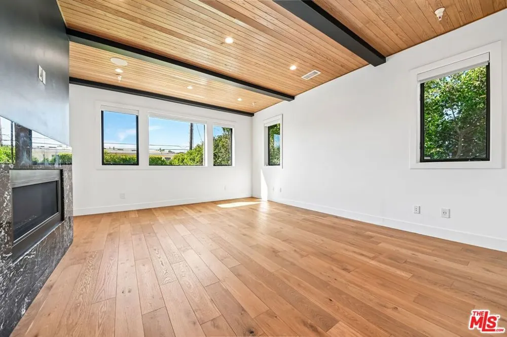 1037 Palms Boulevard Los Angeles, CA 90291