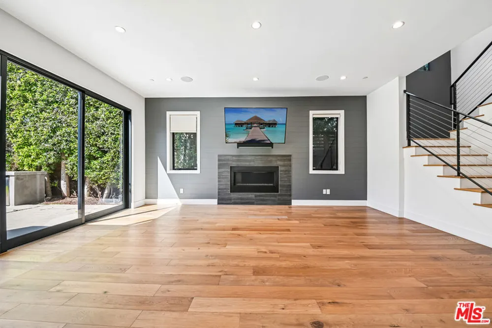 1037 Palms Boulevard Los Angeles, CA 90291