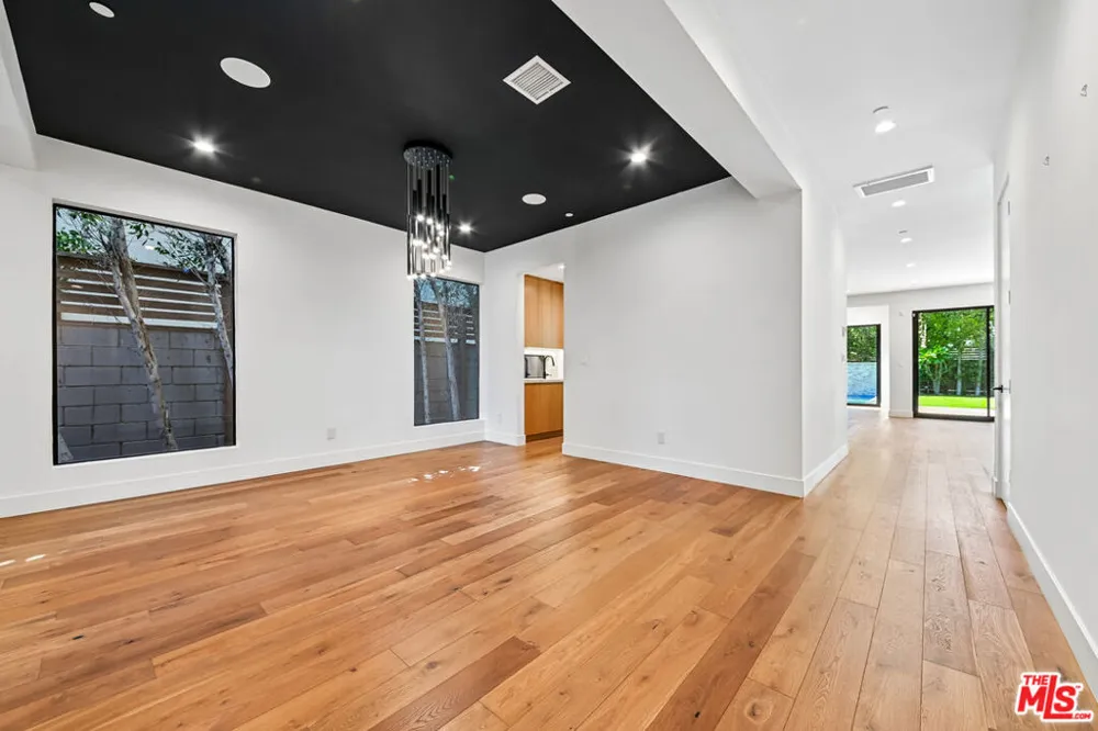 1037 Palms Boulevard Los Angeles, CA 90291