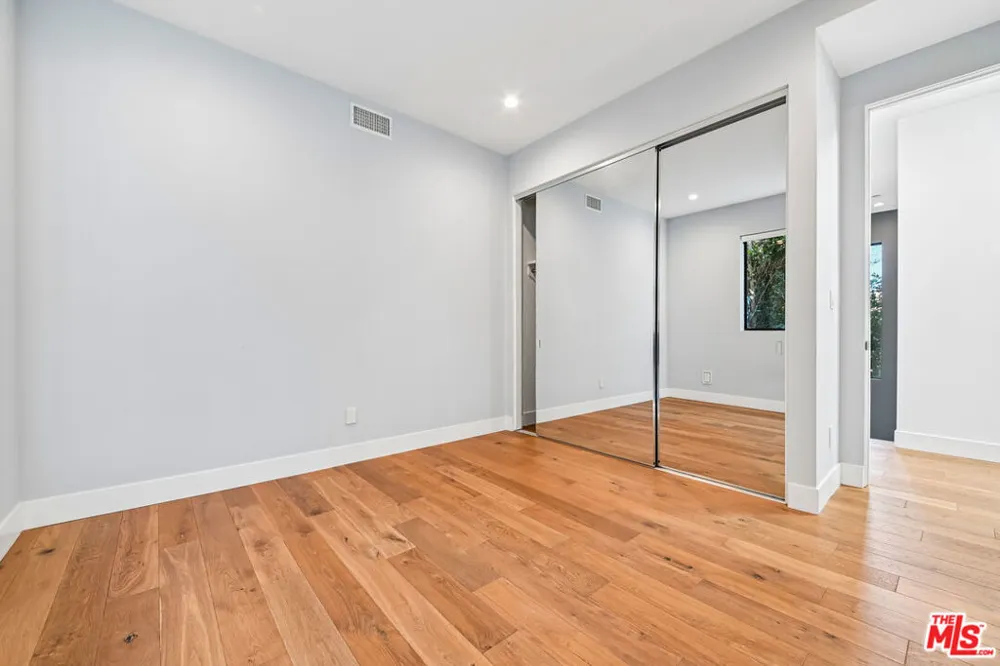 1037 Palms Boulevard Los Angeles, CA 90291