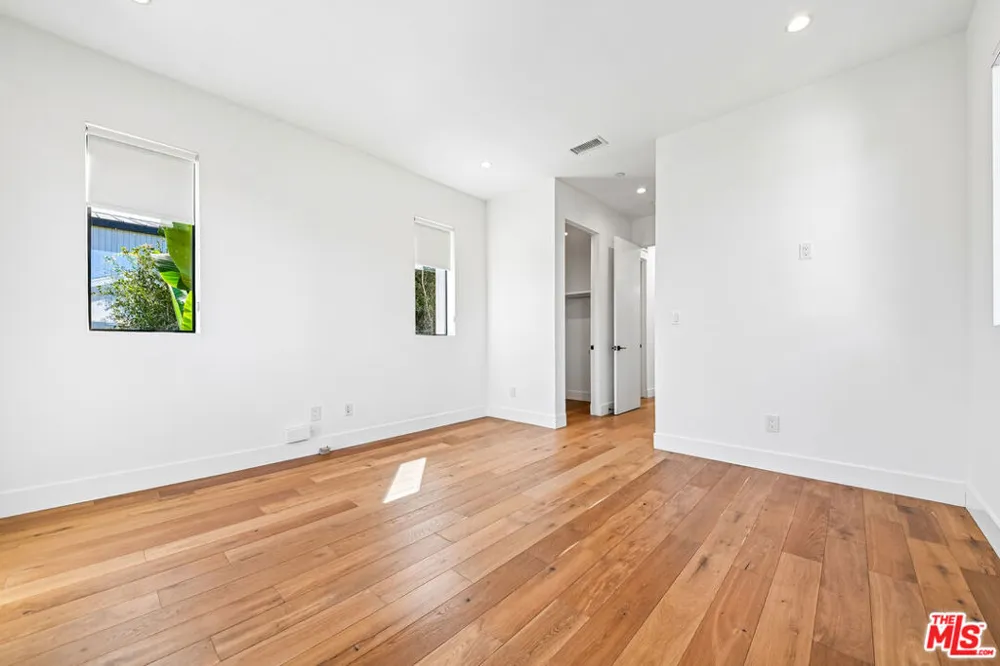1037 Palms Boulevard Los Angeles, CA 90291