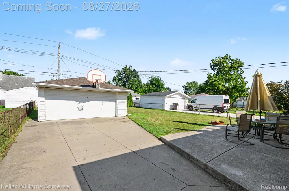 29100 Rosemont Street Roseville City, MI 48066