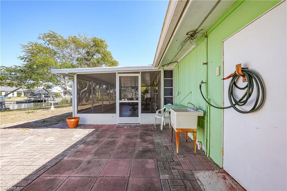 18366 Burkholder Circle Port Charlotte, FL 33948