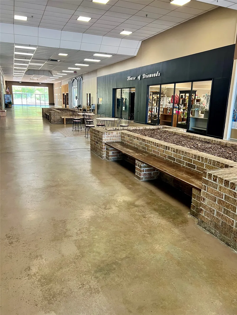 521 S Main Street Springhill, LA 71075