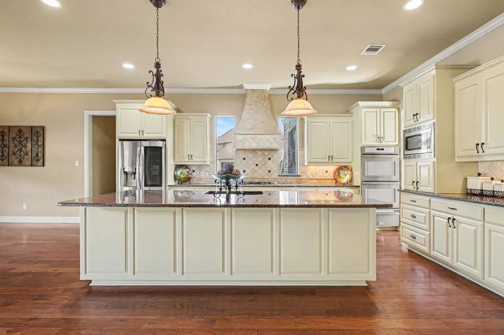 6909 Heritage Oaks Drive Mansfield, TX 76063