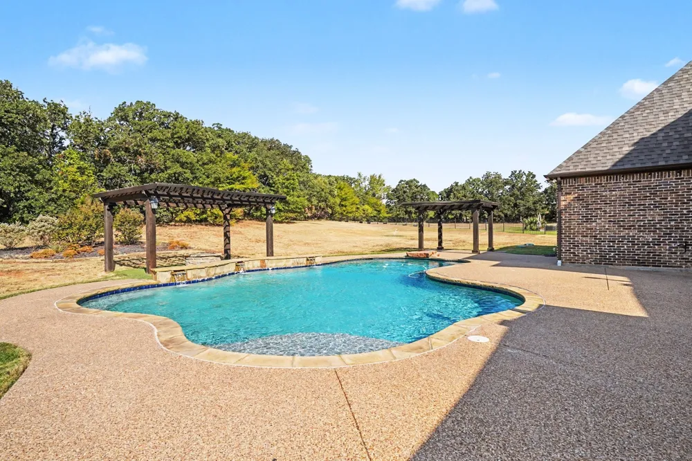 6909 Heritage Oaks Drive Mansfield, TX 76063