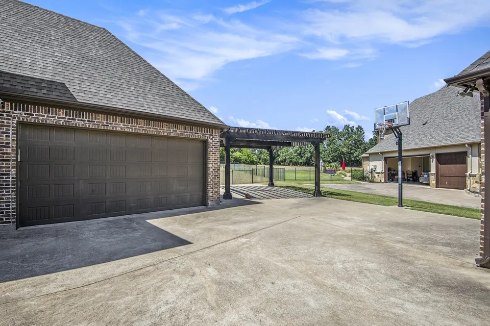 6909 Heritage Oaks Drive Mansfield, TX 76063