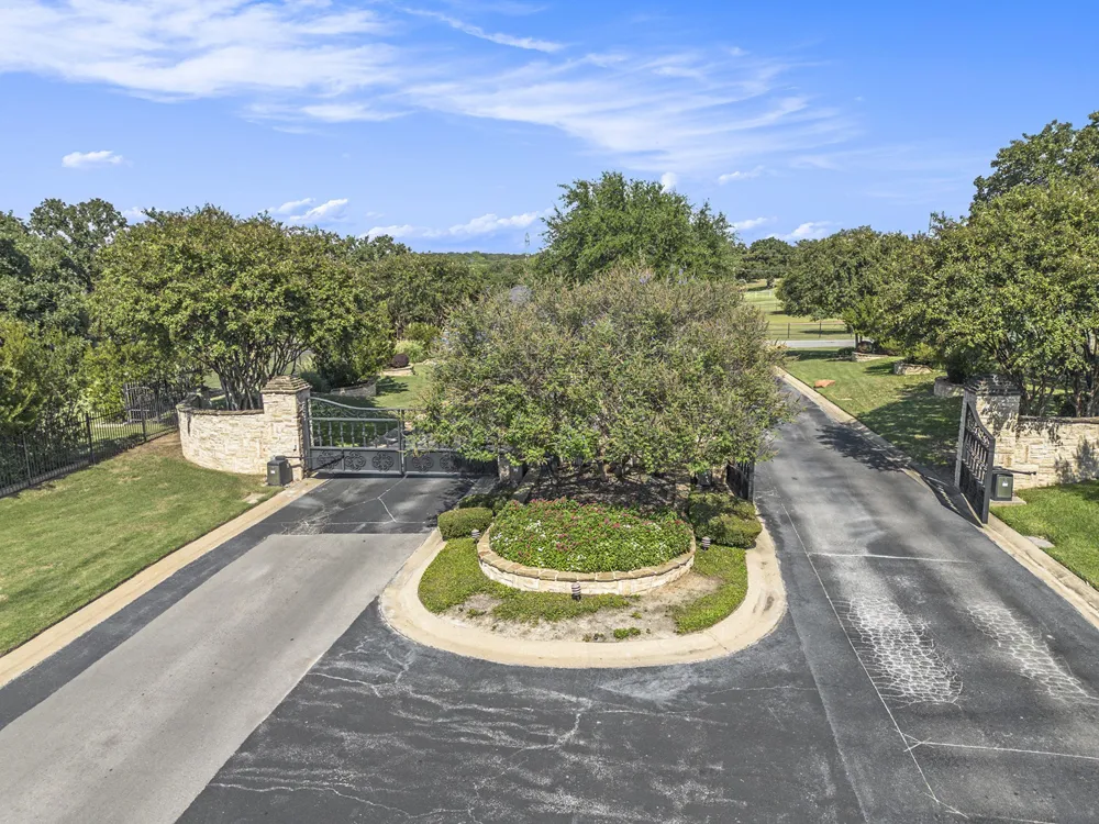 6909 Heritage Oaks Drive Mansfield, TX 76063