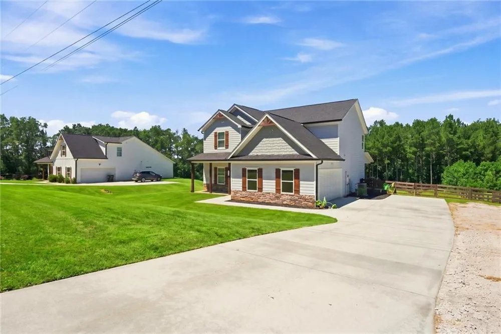 360 May Lane Carnesville, GA 30521