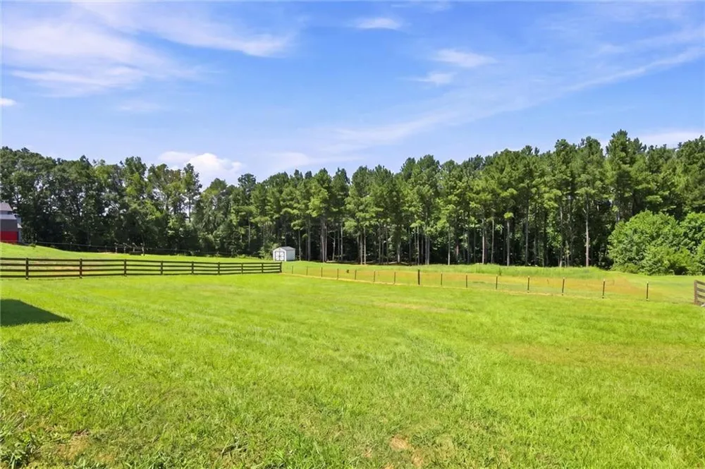 360 May Lane Carnesville, GA 30521