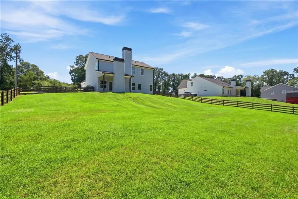 360 May Lane Carnesville, GA 30521