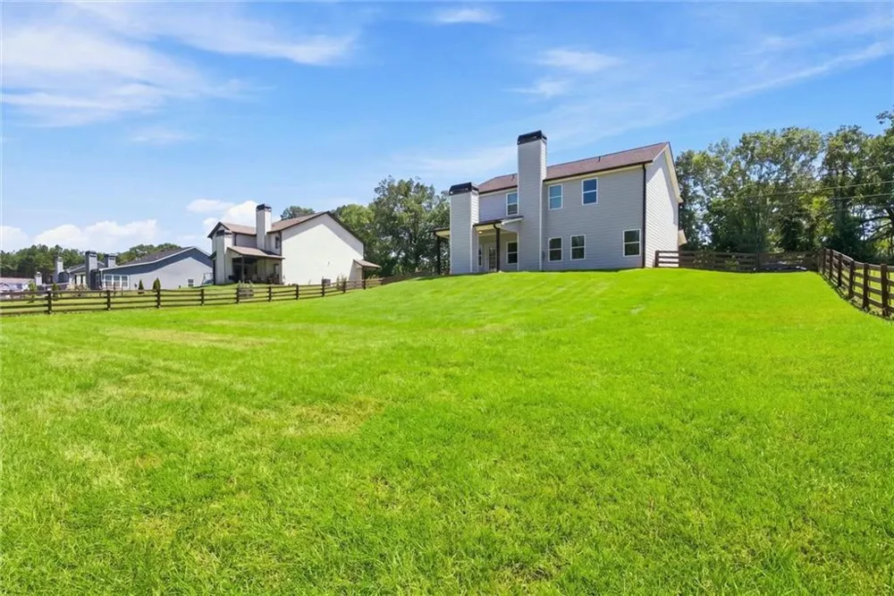 360 May Lane Carnesville, GA 30521