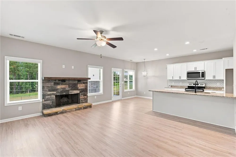 360 May Lane Carnesville, GA 30521