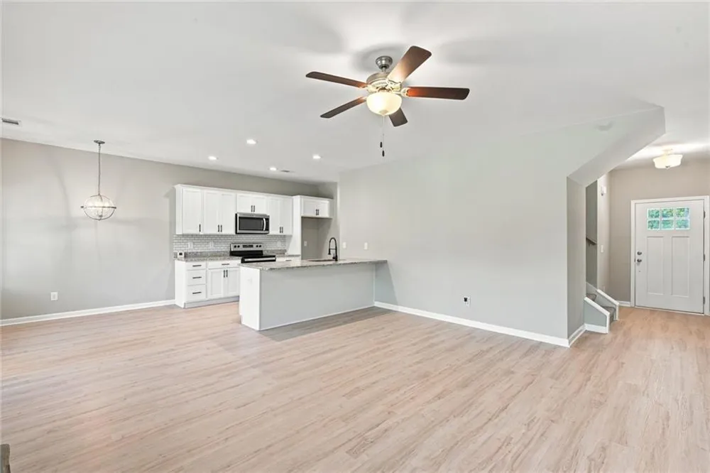 360 May Lane Carnesville, GA 30521