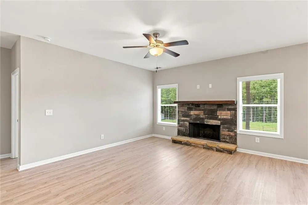 360 May Lane Carnesville, GA 30521