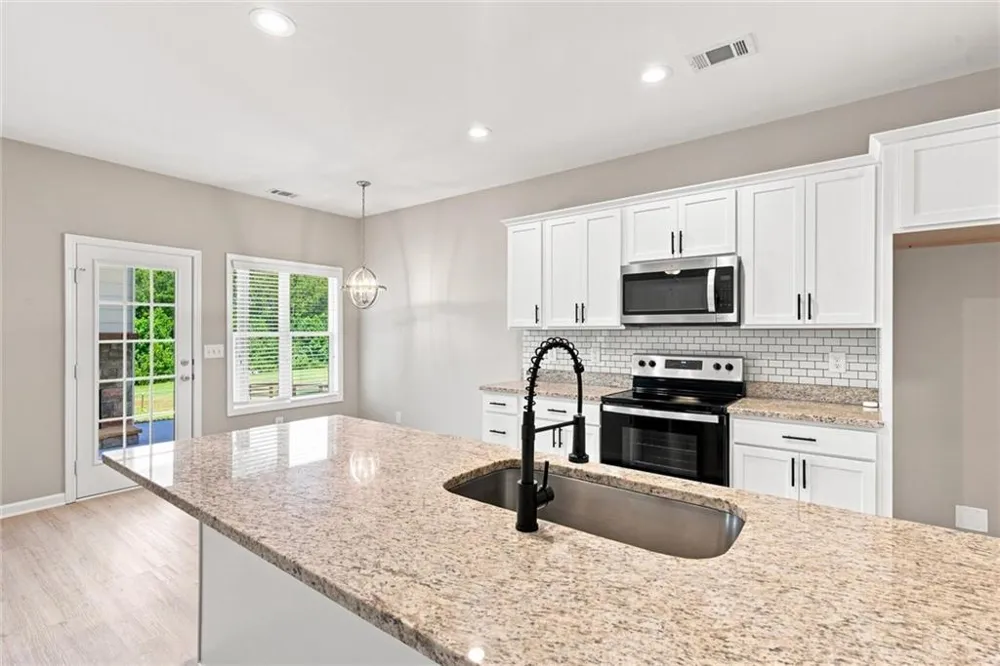 360 May Lane Carnesville, GA 30521