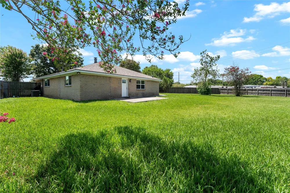 4602 Sheffield Court Pasadena, TX 77504