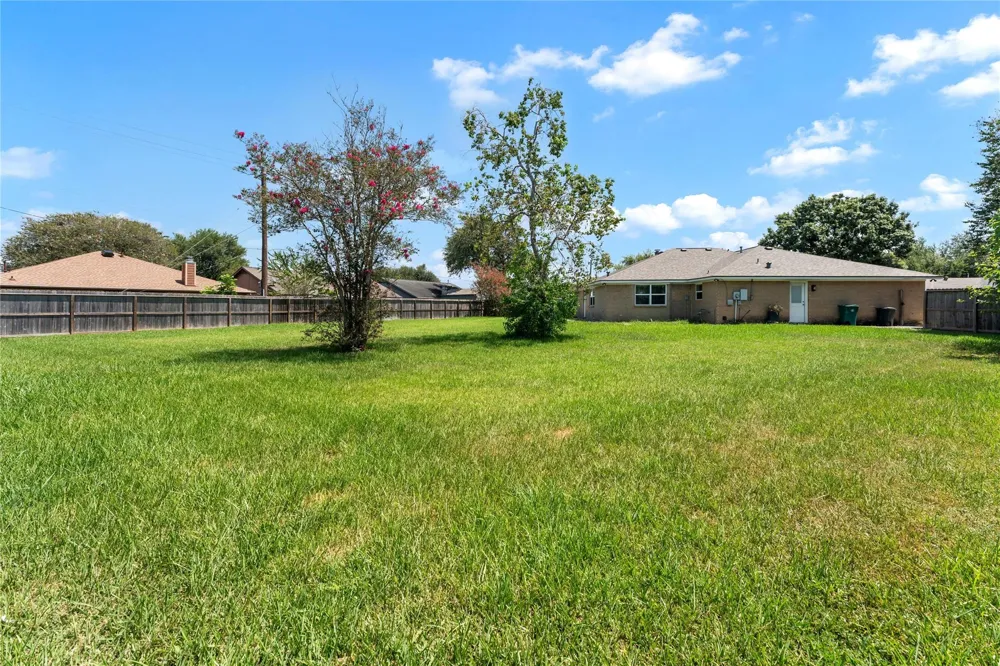 4602 Sheffield Court Pasadena, TX 77504