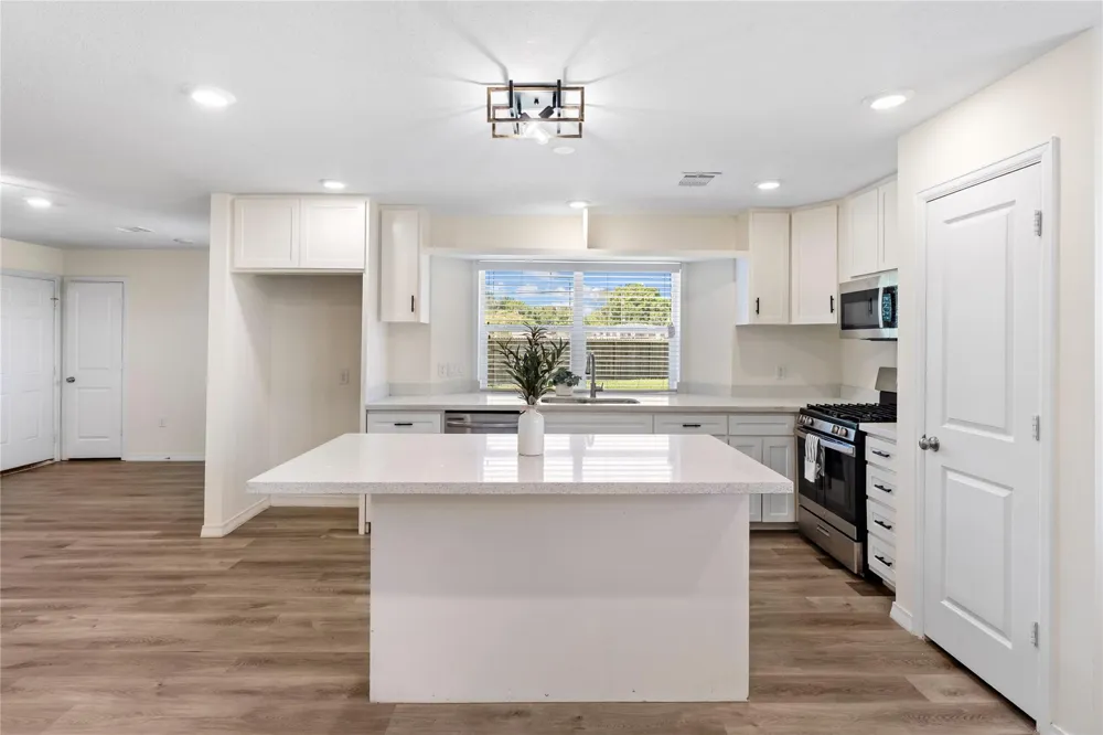 4602 Sheffield Court Pasadena, TX 77504
