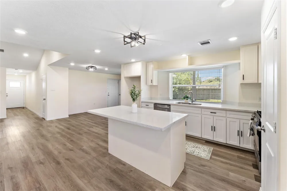 4602 Sheffield Court Pasadena, TX 77504