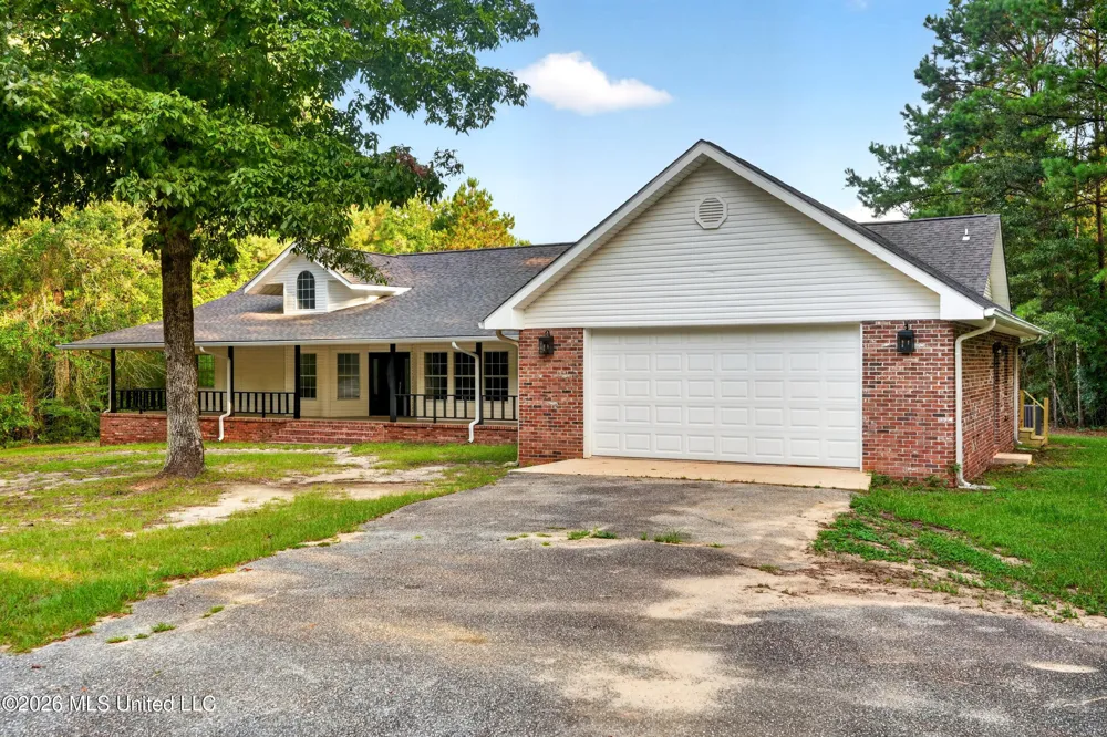 416 W Lamar Avenue Poplarville, MS 39470