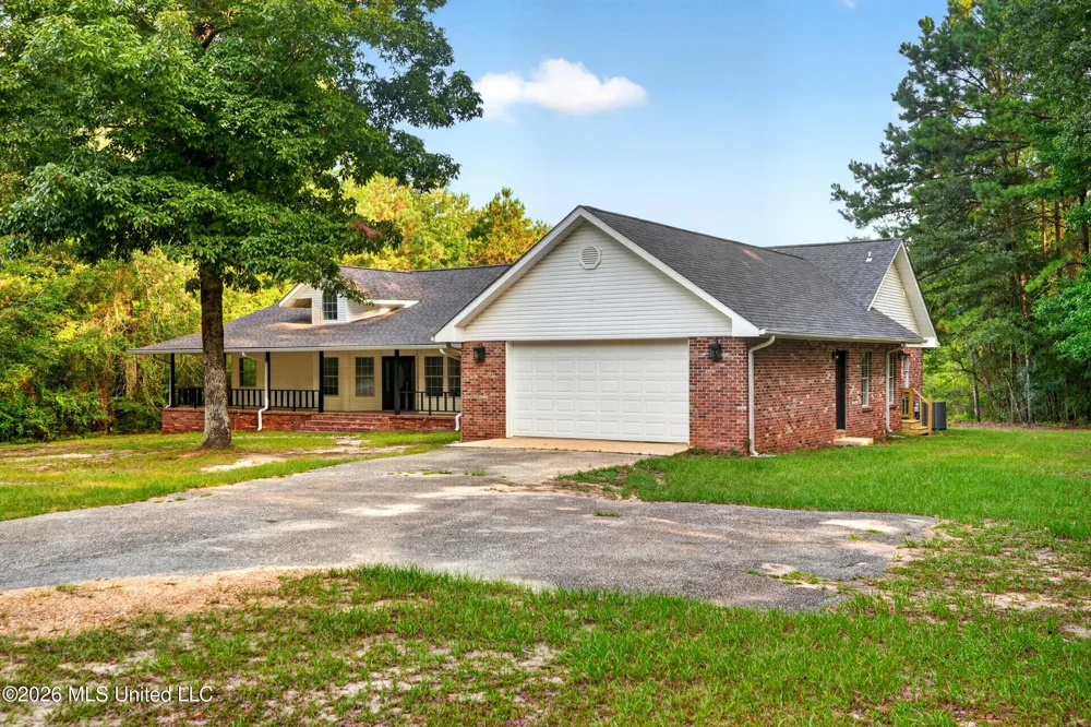 416 W Lamar Avenue Poplarville, MS 39470