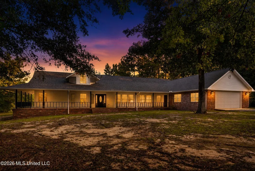 416 W Lamar Avenue Poplarville, MS 39470