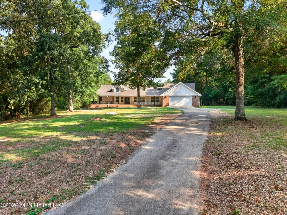 416 W Lamar Avenue Poplarville, MS 39470