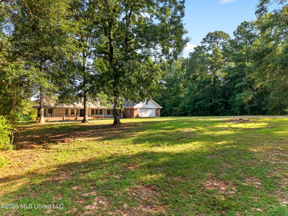416 W Lamar Avenue Poplarville, MS 39470