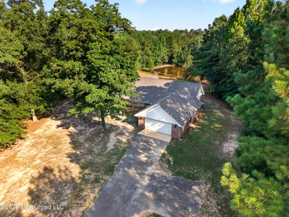 416 W Lamar Avenue Poplarville, MS 39470