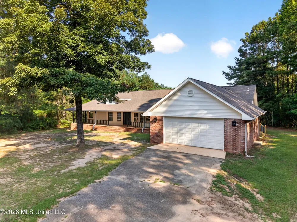 416 W Lamar Avenue Poplarville, MS 39470