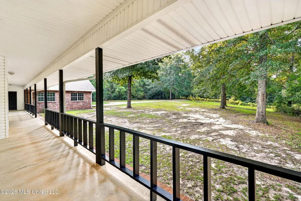 416 W Lamar Avenue Poplarville, MS 39470